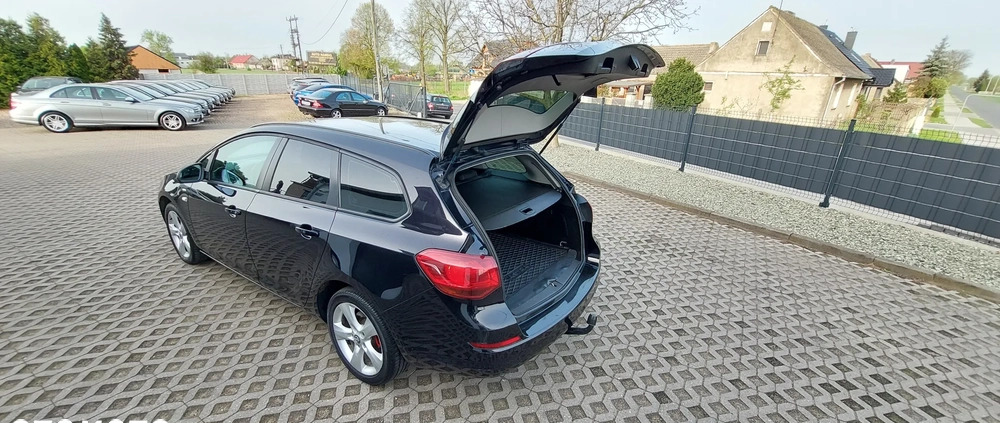 Opel Astra cena 17950 przebieg: 259000, rok produkcji 2011 z Zagórów małe 596